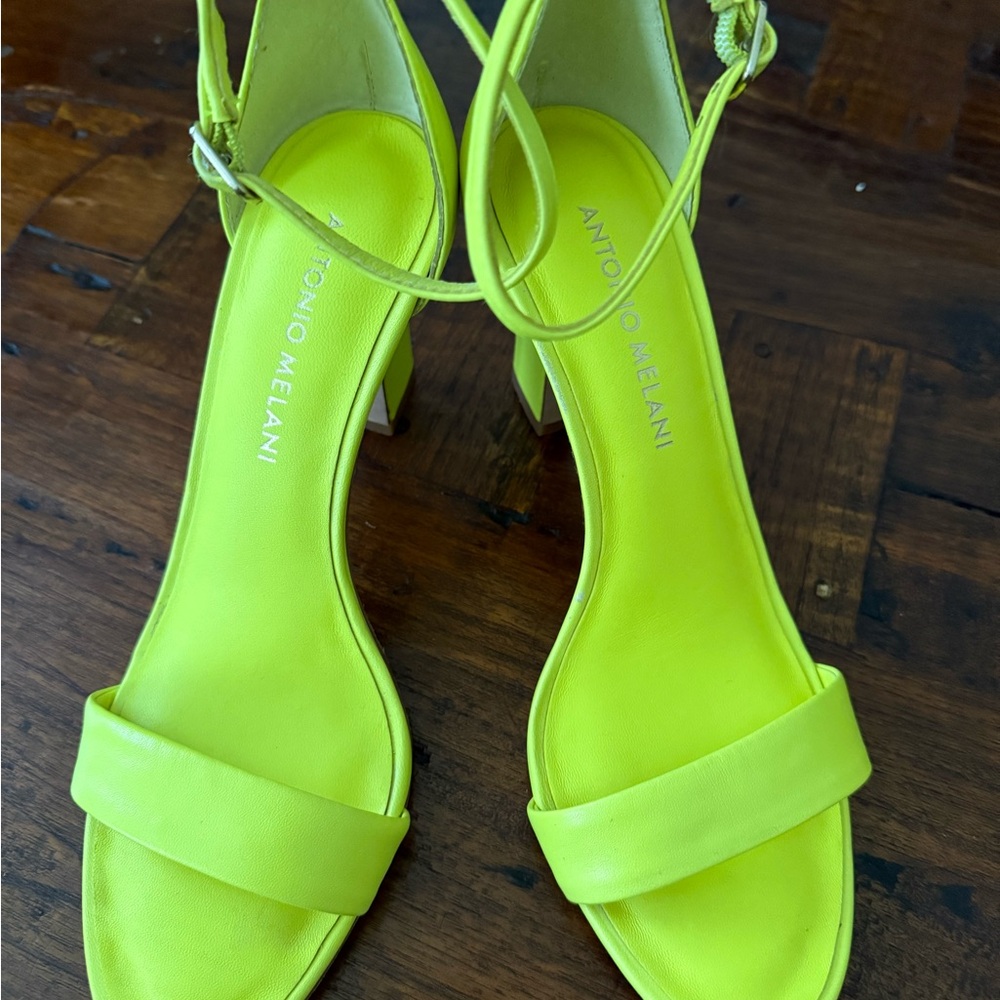 Antonio Melani Yellow Heels with Sleek Design